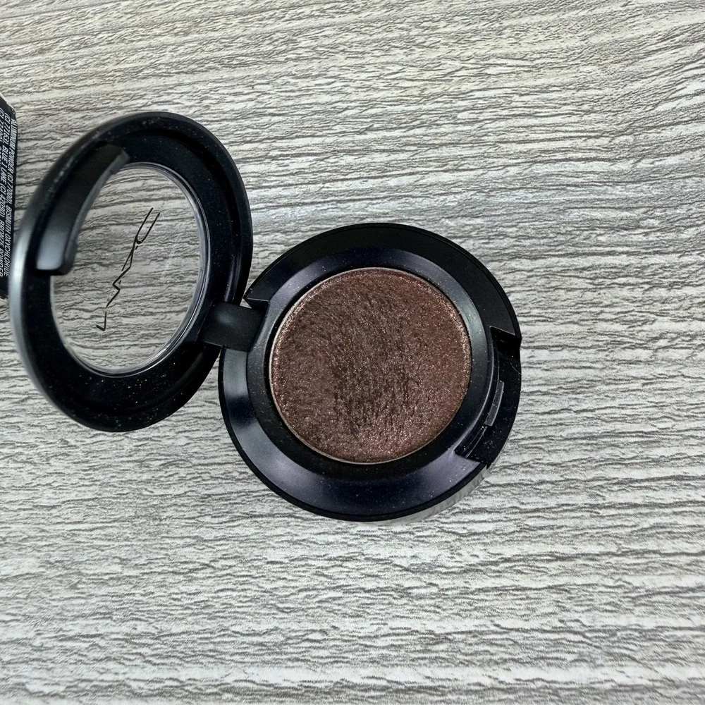 MAC Dazzleshadow Dreamy Beams Shimmer Single Pressed Powder Eyeshadow 1g 0.03oz